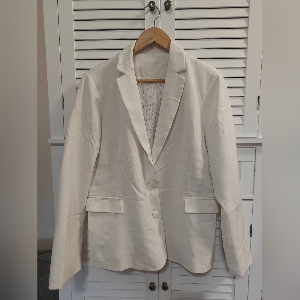 Elegant Cream Blazer